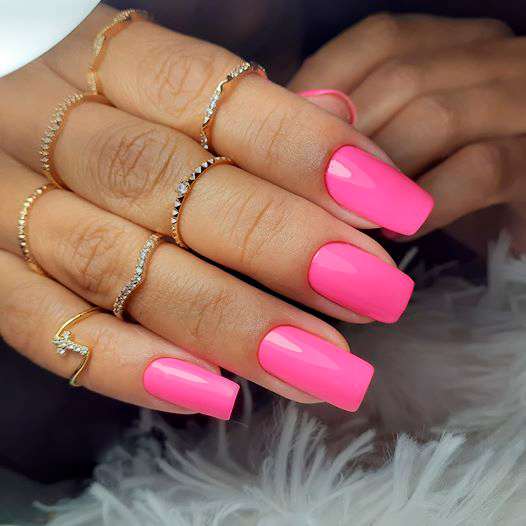 unhas rosa choque